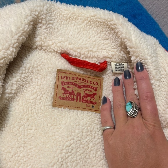 Levi's womens Red Jean Jacket with Sherpa Lining - Picture 3 of 3